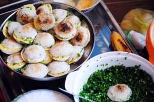 Bánh Căn lề đường ở Đà Lạt ngon 