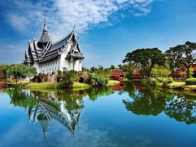 Khi du lịch Thái Lan nên đi theo tour hay đi tự túc?