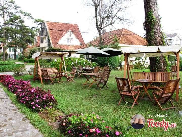 ch&egrave;o thuyền vượt ghềnh th&aacute;c tr&ecirc;n s&ocirc;ng tại Đ&agrave; Lạt